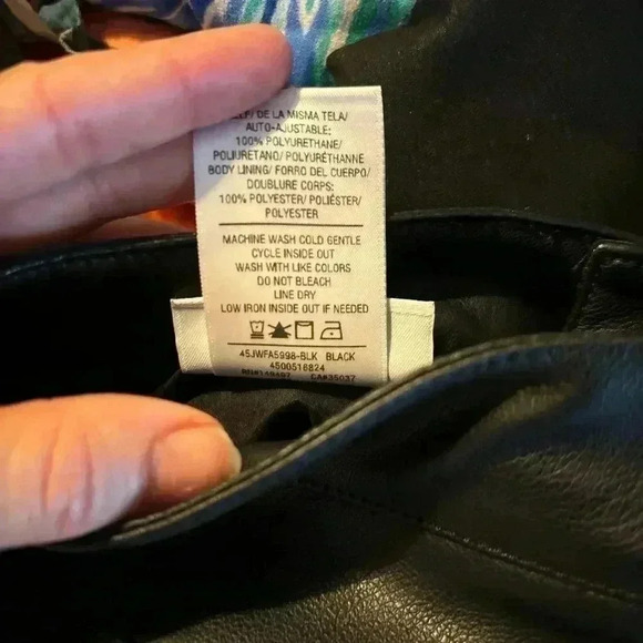 THE HONOR
HIGH RISE STRAIGHT ANKLE‎ // VEGAN LEATHER // BLACK - Picture 9 of 9